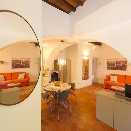 Uptown - Sabrina's Lovely Apartment Siena
