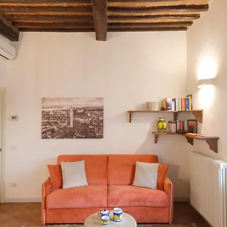 Apartment Uptown - Sabrina's Lovely Siena
